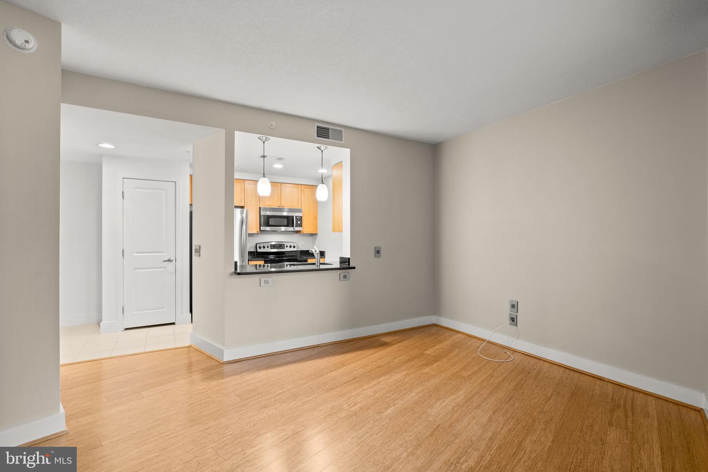 2001 15TH ST N #813, ARLINGTON, Virginia 22201, ,1 BathroomBathrooms,Residential,For sale,2001 15TH ST N #813,VAAR2066292 MLS # VAAR2066292