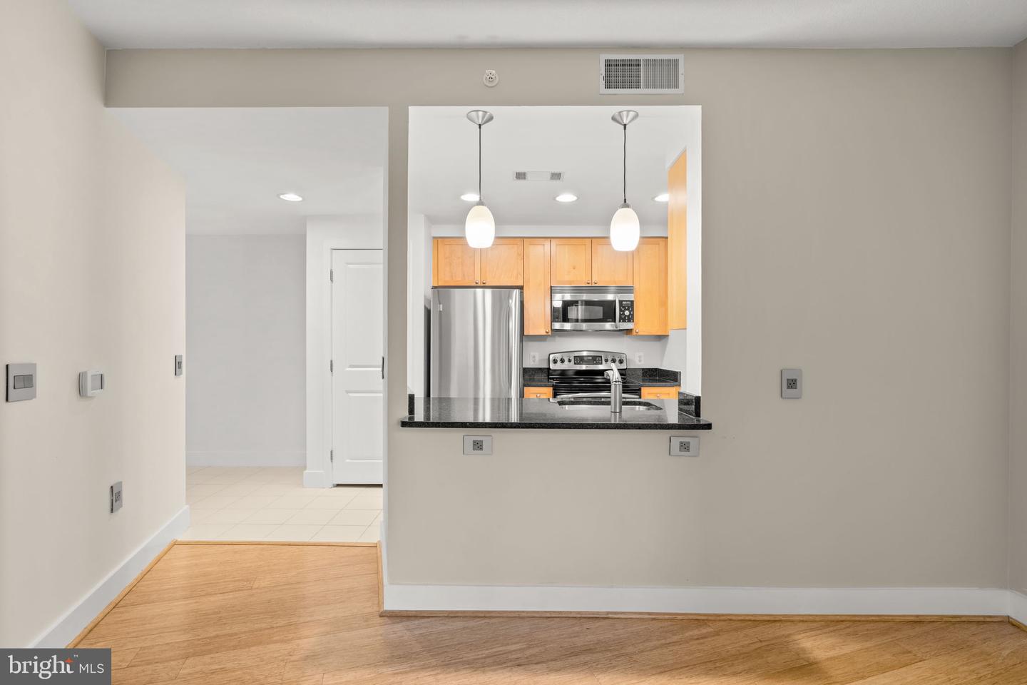 2001 15TH ST N #813, ARLINGTON, Virginia 22201, ,1 BathroomBathrooms,Residential,For sale,2001 15TH ST N #813,VAAR2066292 MLS # VAAR2066292