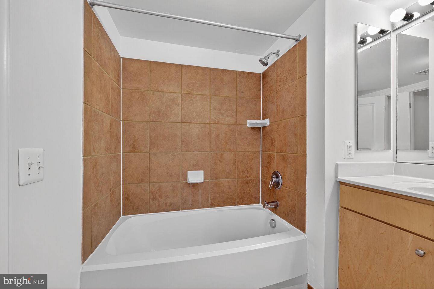616 E ST NW #807, WASHINGTON, District Of Columbia 20004, 3 Rooms Rooms,1 BathroomBathrooms,Residential,For sale,616 E ST NW #807,DCDC2232632 MLS # DCDC2232632