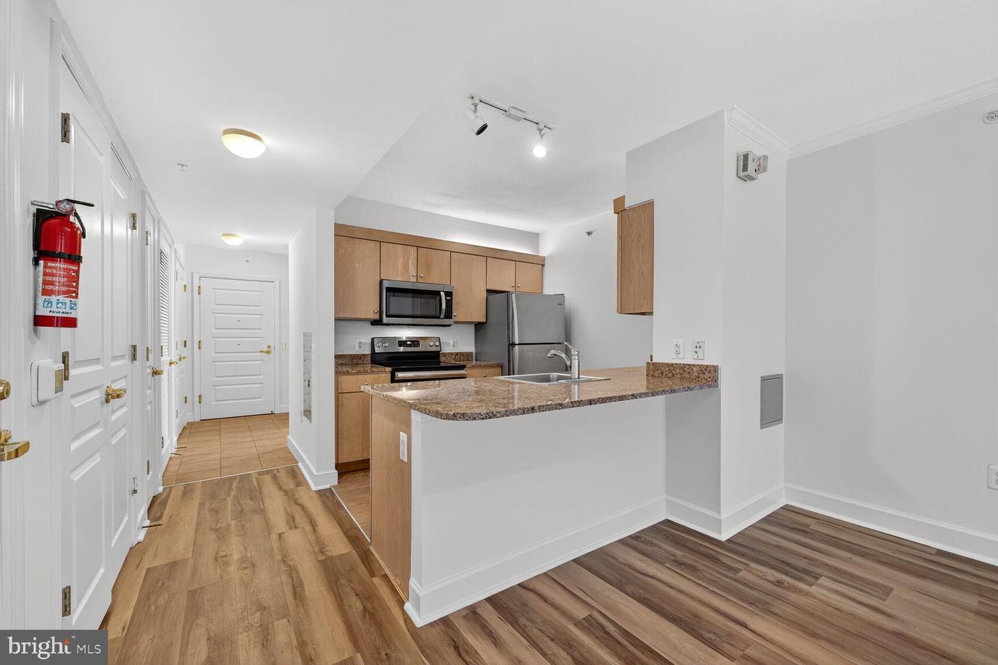 616 E ST NW #807, WASHINGTON, District Of Columbia 20004, 3 Rooms Rooms,1 BathroomBathrooms,Residential,For sale,616 E ST NW #807,DCDC2232632 MLS # DCDC2232632
