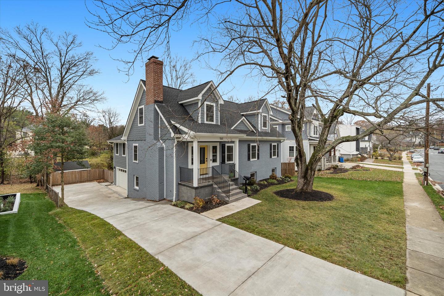 707 MEADOW LN SW, VIENNA, Virginia 22180, 5 Bedrooms Bedrooms, ,4 BathroomsBathrooms,Residential,For sale,707 MEADOW LN SW,VAFX2280020 MLS # VAFX2280020