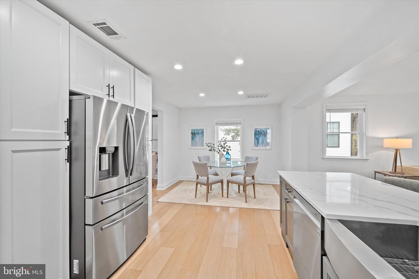 707 MEADOW LN SW, VIENNA, Virginia 22180, 5 Bedrooms Bedrooms, ,4 BathroomsBathrooms,Residential,For sale,707 MEADOW LN SW,VAFX2280020 MLS # VAFX2280020