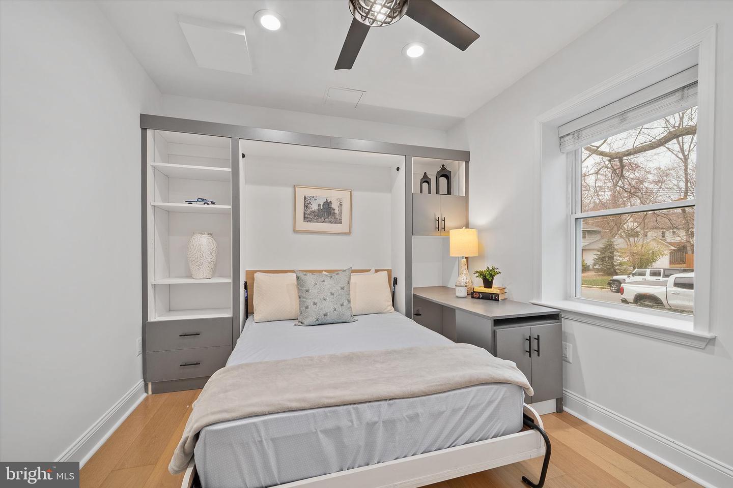 707 MEADOW LN SW, VIENNA, Virginia 22180, 5 Bedrooms Bedrooms, ,4 BathroomsBathrooms,Residential,For sale,707 MEADOW LN SW,VAFX2280020 MLS # VAFX2280020