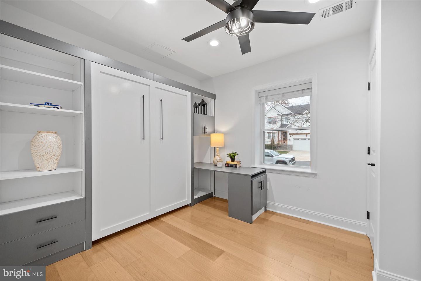 707 MEADOW LN SW, VIENNA, Virginia 22180, 5 Bedrooms Bedrooms, ,4 BathroomsBathrooms,Residential,For sale,707 MEADOW LN SW,VAFX2280020 MLS # VAFX2280020