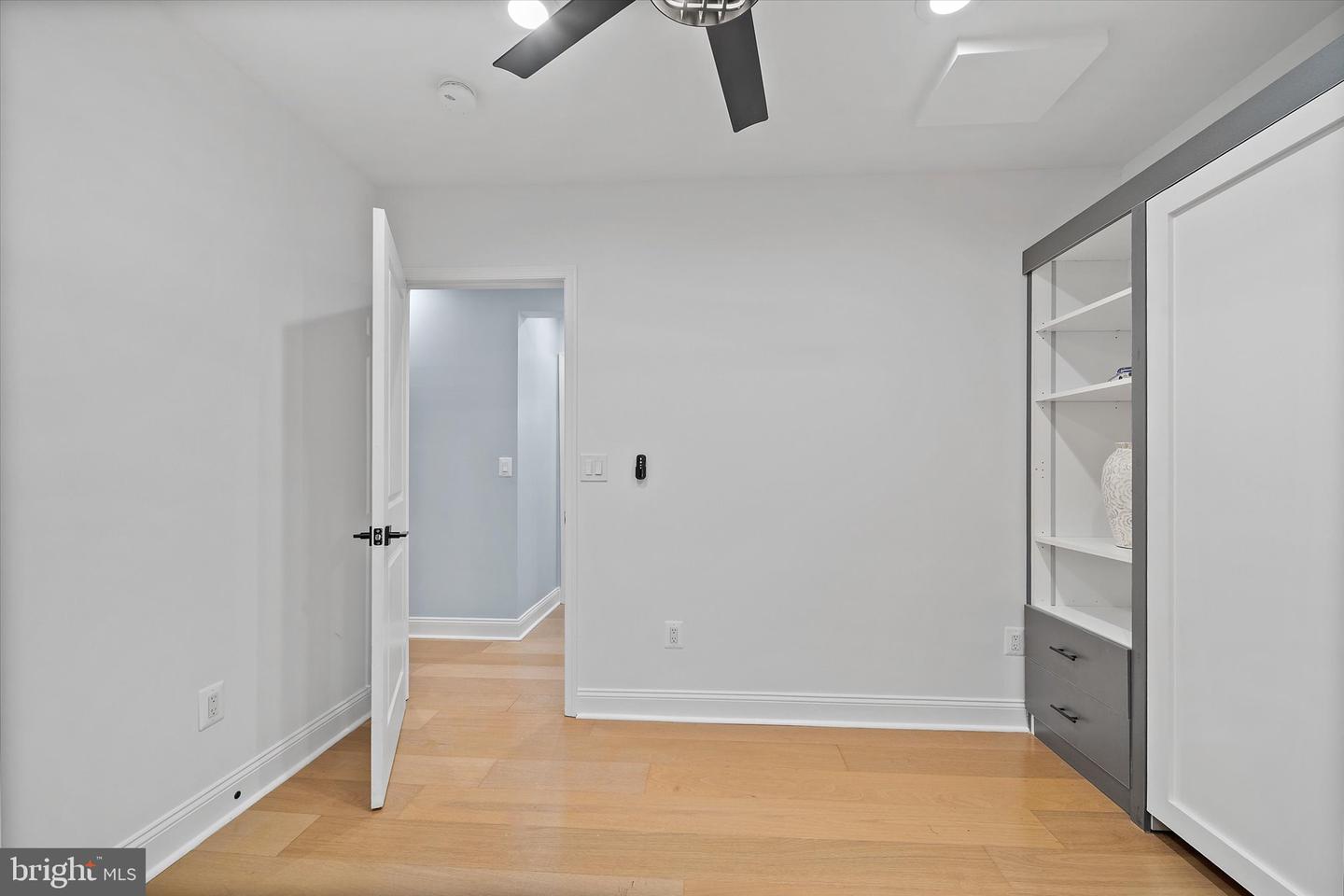 707 MEADOW LN SW, VIENNA, Virginia 22180, 5 Bedrooms Bedrooms, ,4 BathroomsBathrooms,Residential,For sale,707 MEADOW LN SW,VAFX2280020 MLS # VAFX2280020