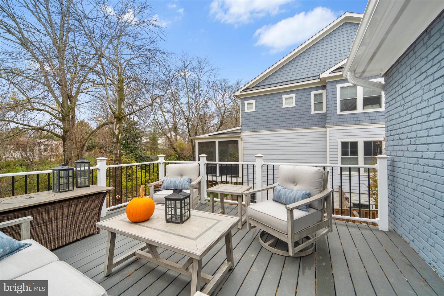 707 MEADOW LN SW, VIENNA, Virginia 22180, 5 Bedrooms Bedrooms, ,4 BathroomsBathrooms,Residential,For sale,707 MEADOW LN SW,VAFX2280020 MLS # VAFX2280020