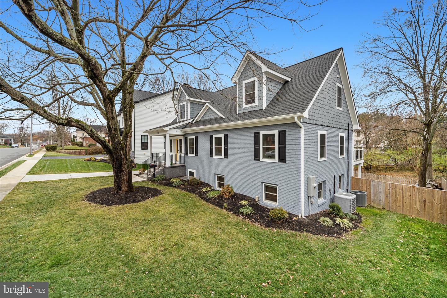 707 MEADOW LN SW, VIENNA, Virginia 22180, 5 Bedrooms Bedrooms, ,4 BathroomsBathrooms,Residential,For sale,707 MEADOW LN SW,VAFX2280020 MLS # VAFX2280020