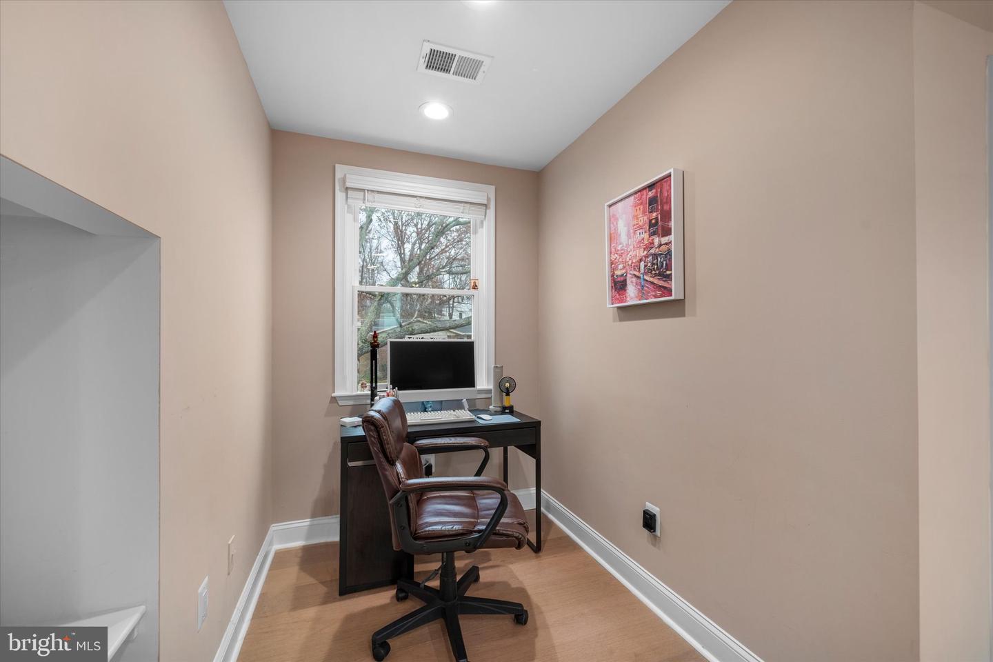 707 MEADOW LN SW, VIENNA, Virginia 22180, 5 Bedrooms Bedrooms, ,4 BathroomsBathrooms,Residential,For sale,707 MEADOW LN SW,VAFX2280020 MLS # VAFX2280020