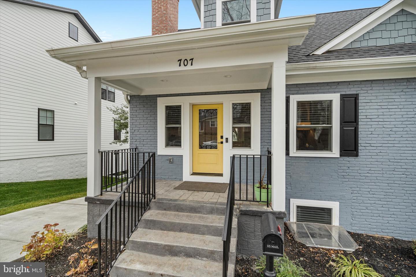 707 MEADOW LN SW, VIENNA, Virginia 22180, 5 Bedrooms Bedrooms, ,4 BathroomsBathrooms,Residential,For sale,707 MEADOW LN SW,VAFX2280020 MLS # VAFX2280020