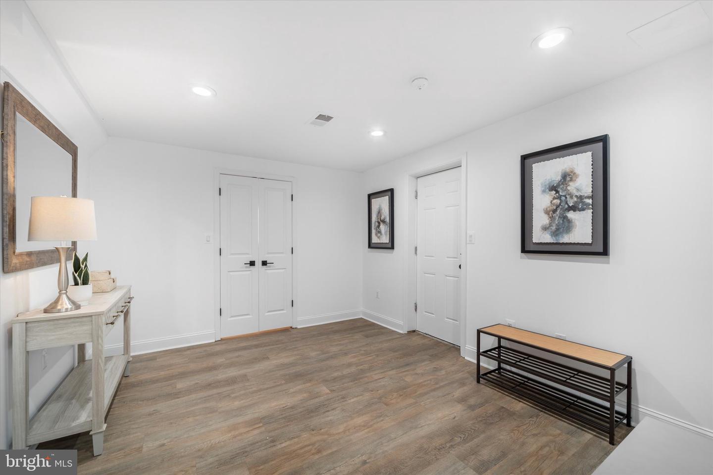 707 MEADOW LN SW, VIENNA, Virginia 22180, 5 Bedrooms Bedrooms, ,4 BathroomsBathrooms,Residential,For sale,707 MEADOW LN SW,VAFX2280020 MLS # VAFX2280020