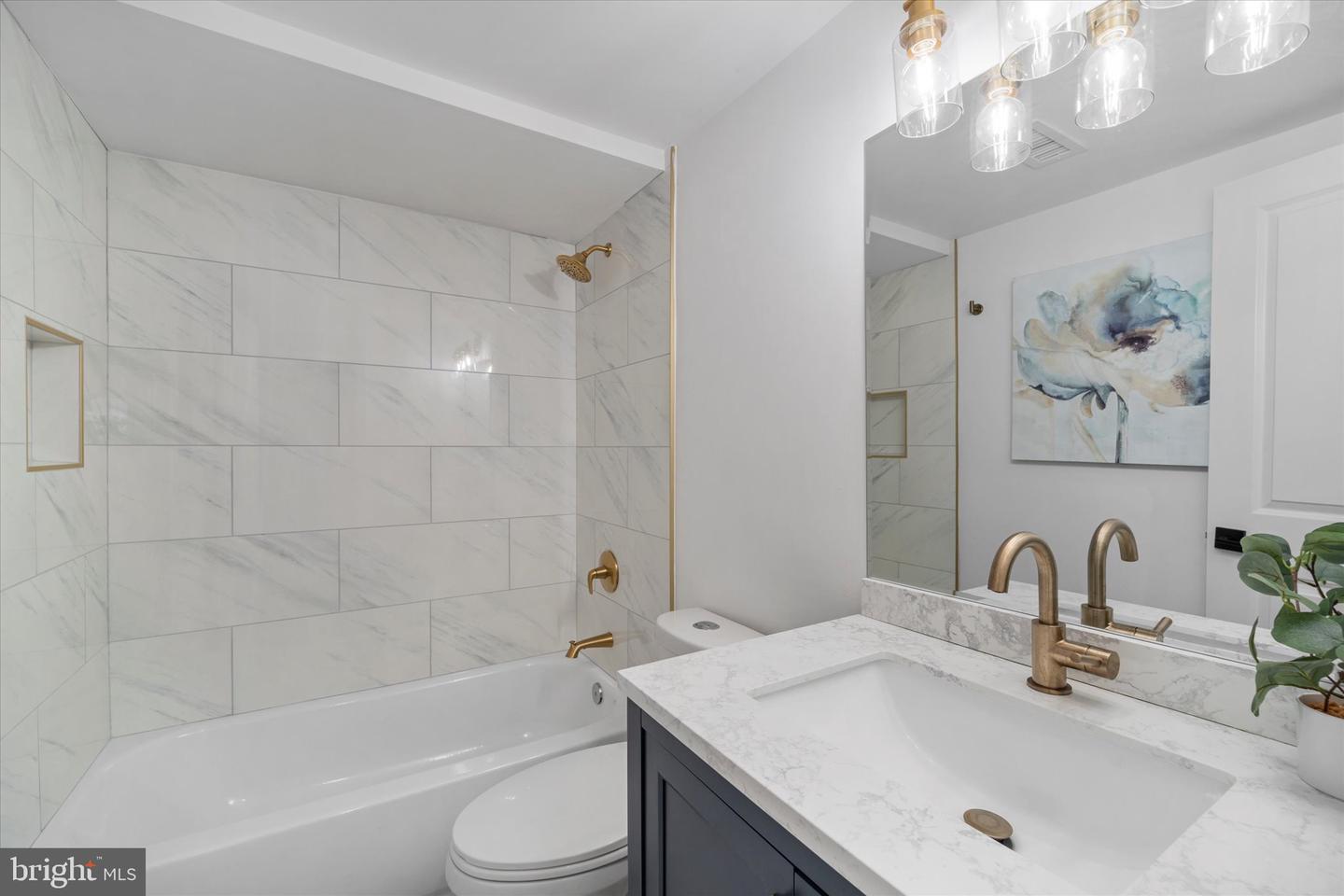 707 MEADOW LN SW, VIENNA, Virginia 22180, 5 Bedrooms Bedrooms, ,4 BathroomsBathrooms,Residential,For sale,707 MEADOW LN SW,VAFX2280020 MLS # VAFX2280020