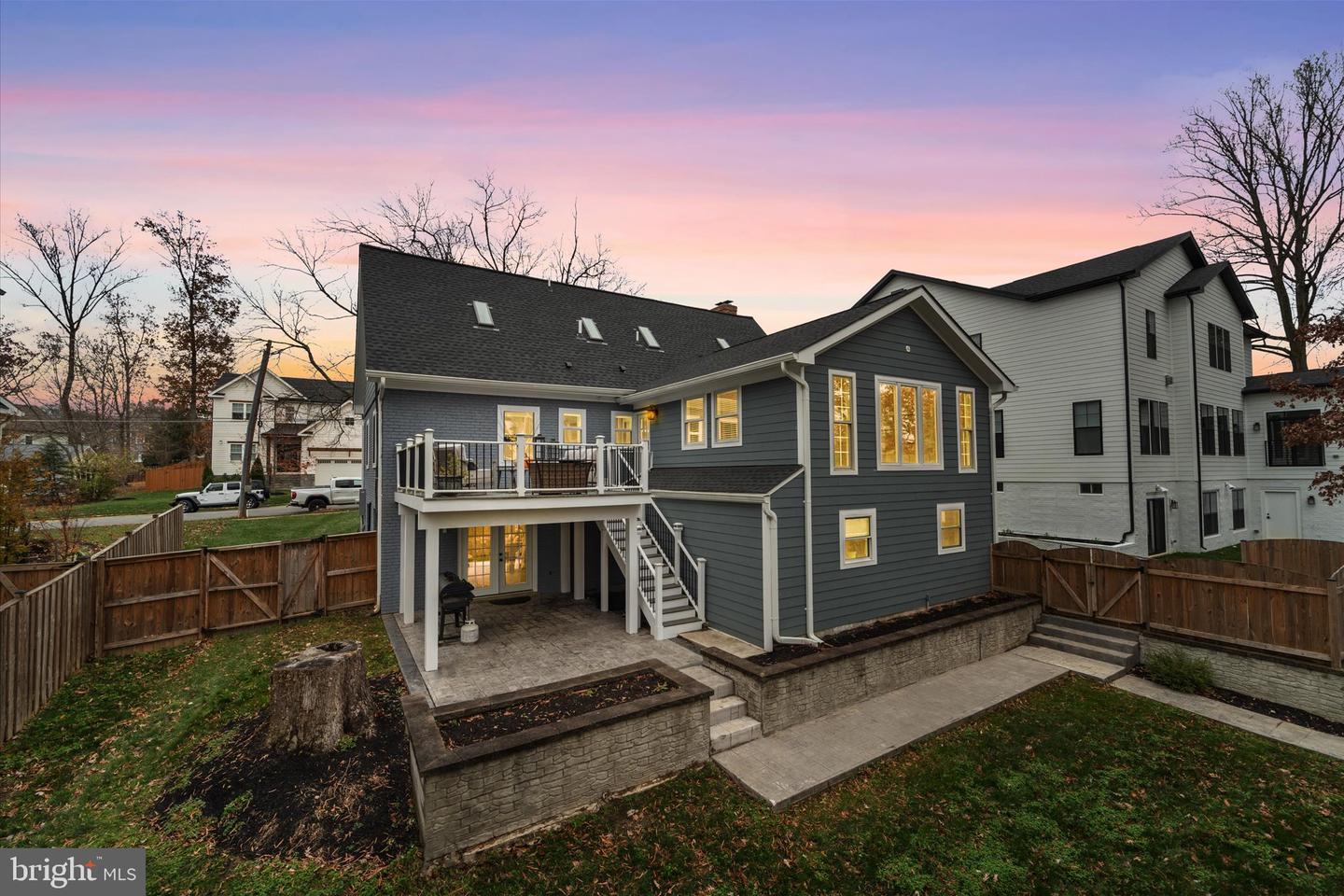 707 MEADOW LN SW, VIENNA, Virginia 22180, 5 Bedrooms Bedrooms, ,4 BathroomsBathrooms,Residential,For sale,707 MEADOW LN SW,VAFX2280020 MLS # VAFX2280020