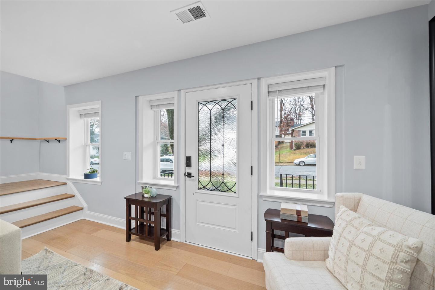 707 MEADOW LN SW, VIENNA, Virginia 22180, 5 Bedrooms Bedrooms, ,4 BathroomsBathrooms,Residential,For sale,707 MEADOW LN SW,VAFX2280020 MLS # VAFX2280020