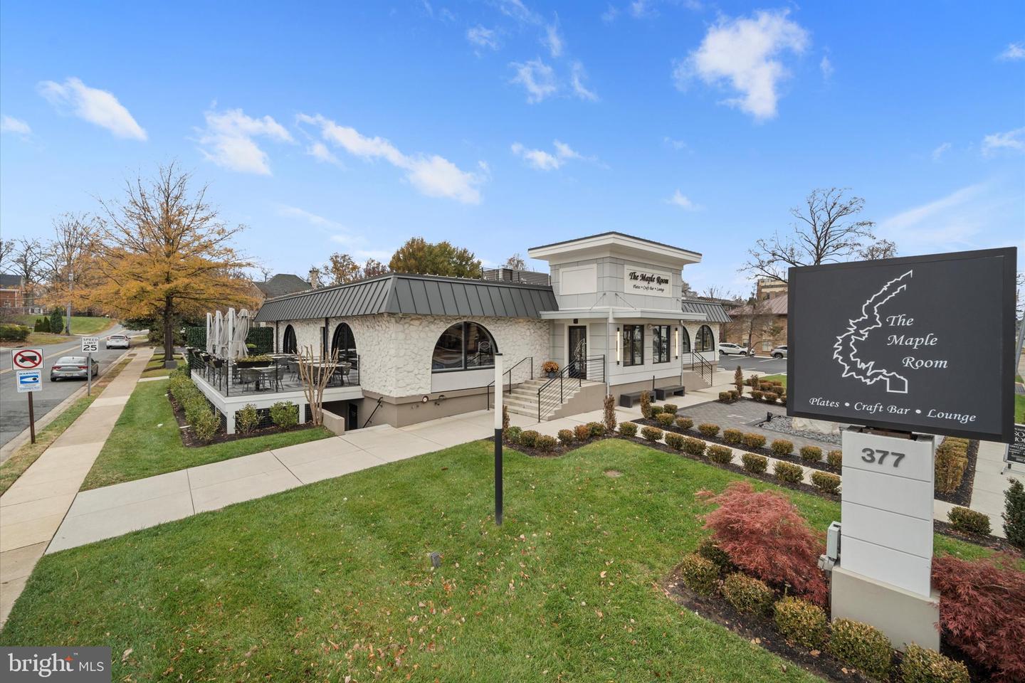 707 MEADOW LN SW, VIENNA, Virginia 22180, 5 Bedrooms Bedrooms, ,4 BathroomsBathrooms,Residential,For sale,707 MEADOW LN SW,VAFX2280020 MLS # VAFX2280020