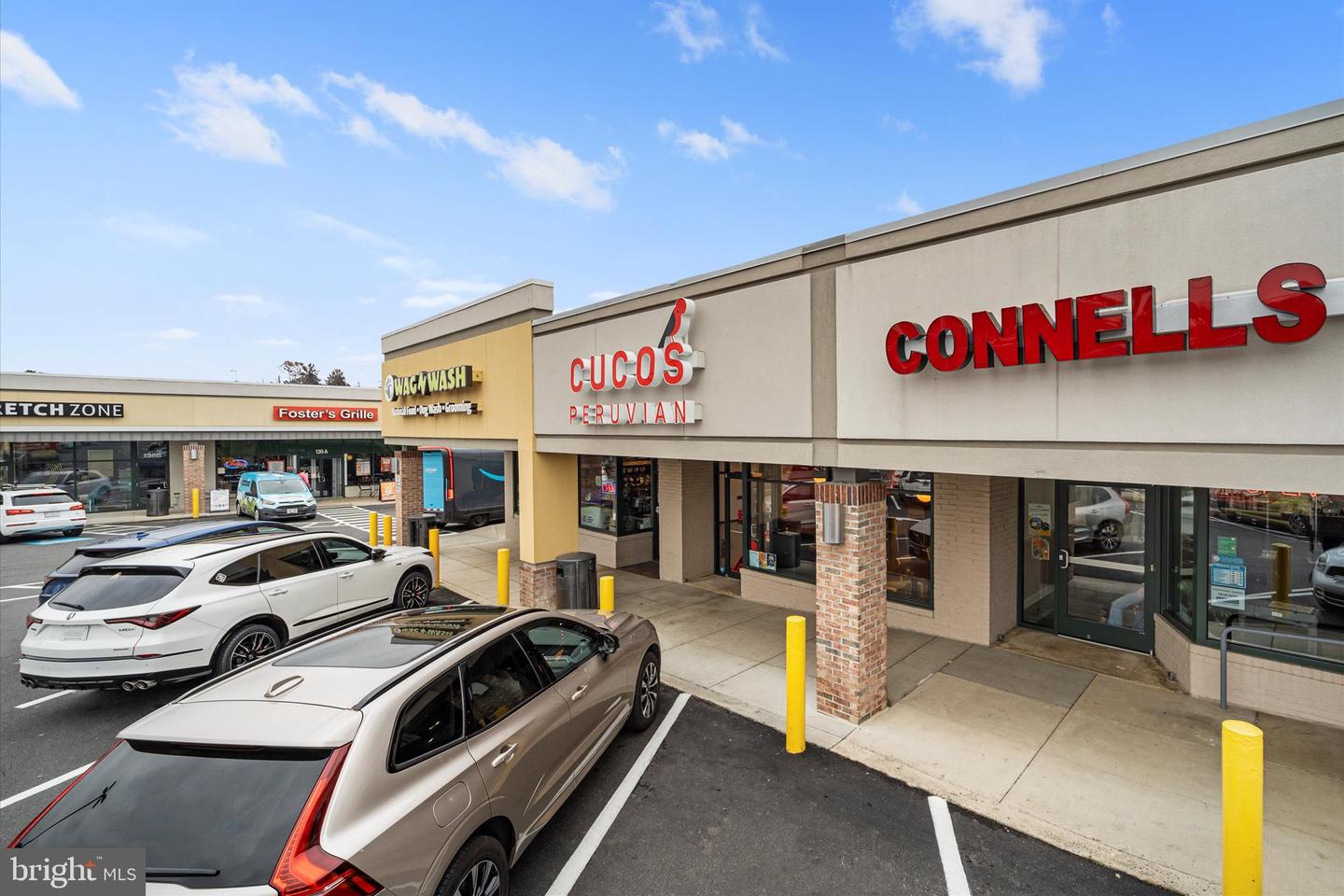 707 MEADOW LN SW, VIENNA, Virginia 22180, 5 Bedrooms Bedrooms, ,4 BathroomsBathrooms,Residential,For sale,707 MEADOW LN SW,VAFX2280020 MLS # VAFX2280020