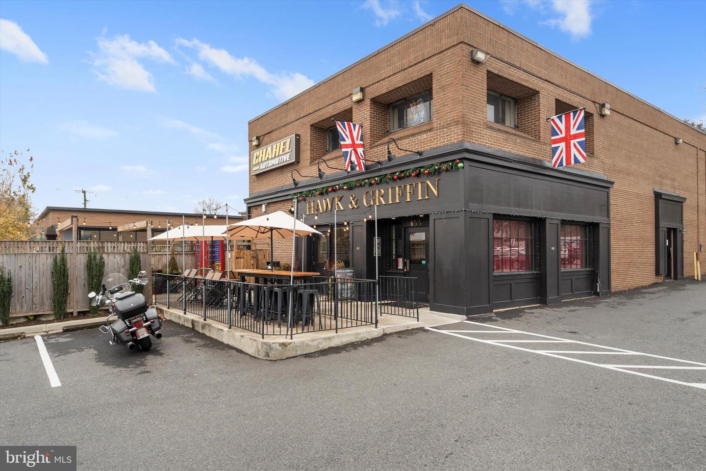 707 MEADOW LN SW, VIENNA, Virginia 22180, 5 Bedrooms Bedrooms, ,4 BathroomsBathrooms,Residential,For sale,707 MEADOW LN SW,VAFX2280020 MLS # VAFX2280020