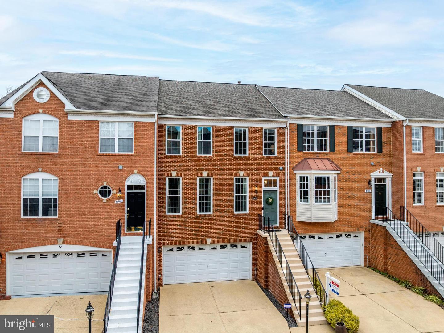 43893 SANDBURG SQ, ASHBURN, Virginia 20147, 3 Bedrooms Bedrooms, ,3 BathroomsBathrooms,Residential,For sale,43893 SANDBURG SQ,VALO2111460 MLS # VALO2111460