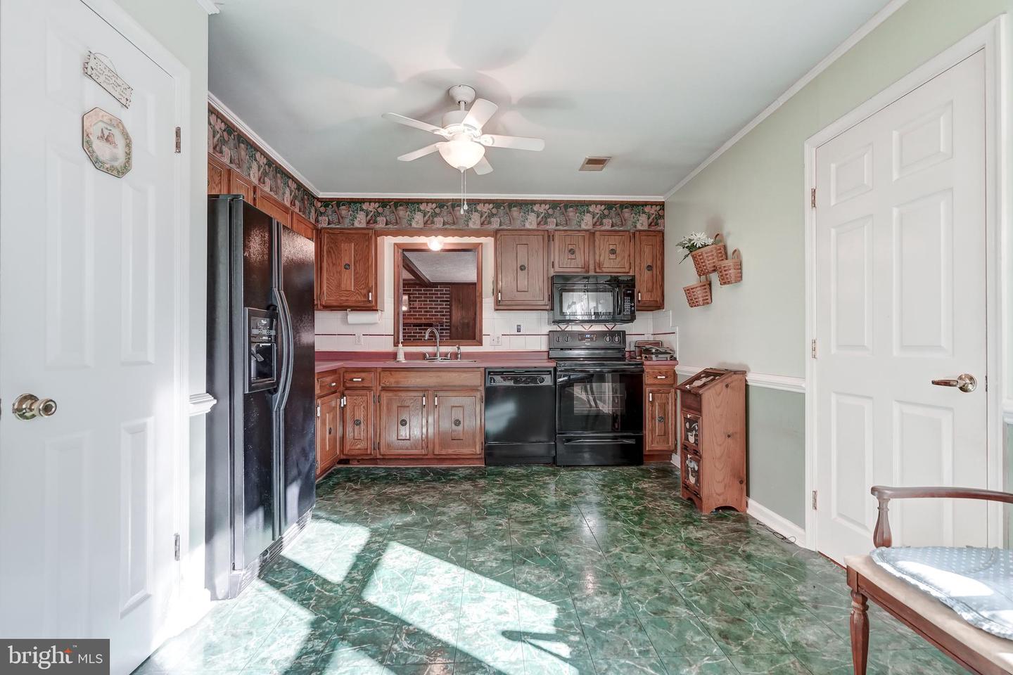 209 WALNUT WOODS DR, LOUISA, Virginia 23093, 4 Bedrooms Bedrooms, 12 Rooms Rooms,3 BathroomsBathrooms,Residential,For sale,209 WALNUT WOODS DR,VALA2008934 MLS # VALA2008934