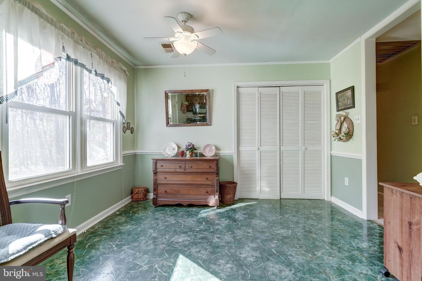 209 WALNUT WOODS DR, LOUISA, Virginia 23093, 4 Bedrooms Bedrooms, 12 Rooms Rooms,3 BathroomsBathrooms,Residential,For sale,209 WALNUT WOODS DR,VALA2008934 MLS # VALA2008934