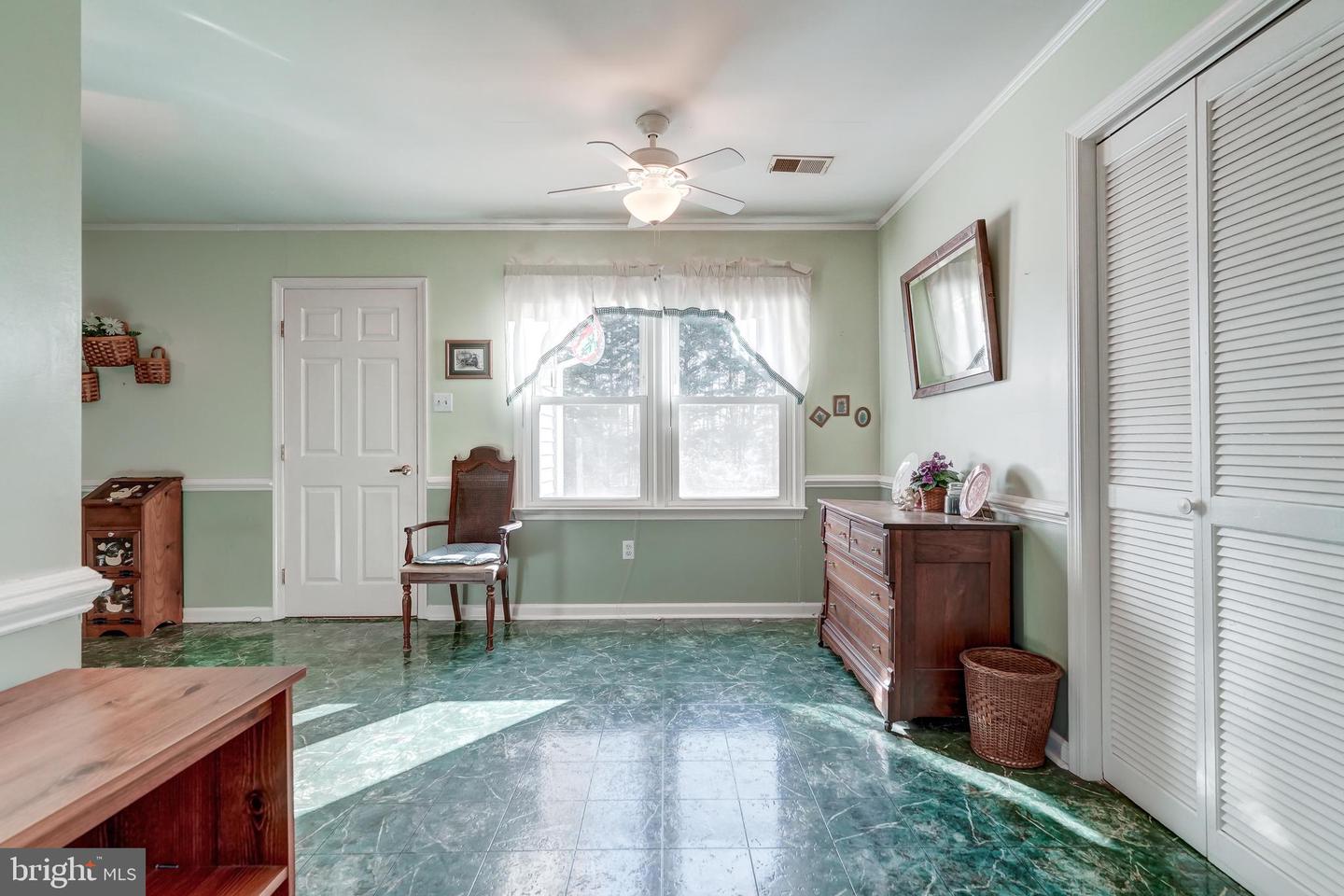 209 WALNUT WOODS DR, LOUISA, Virginia 23093, 4 Bedrooms Bedrooms, 12 Rooms Rooms,3 BathroomsBathrooms,Residential,For sale,209 WALNUT WOODS DR,VALA2008934 MLS # VALA2008934