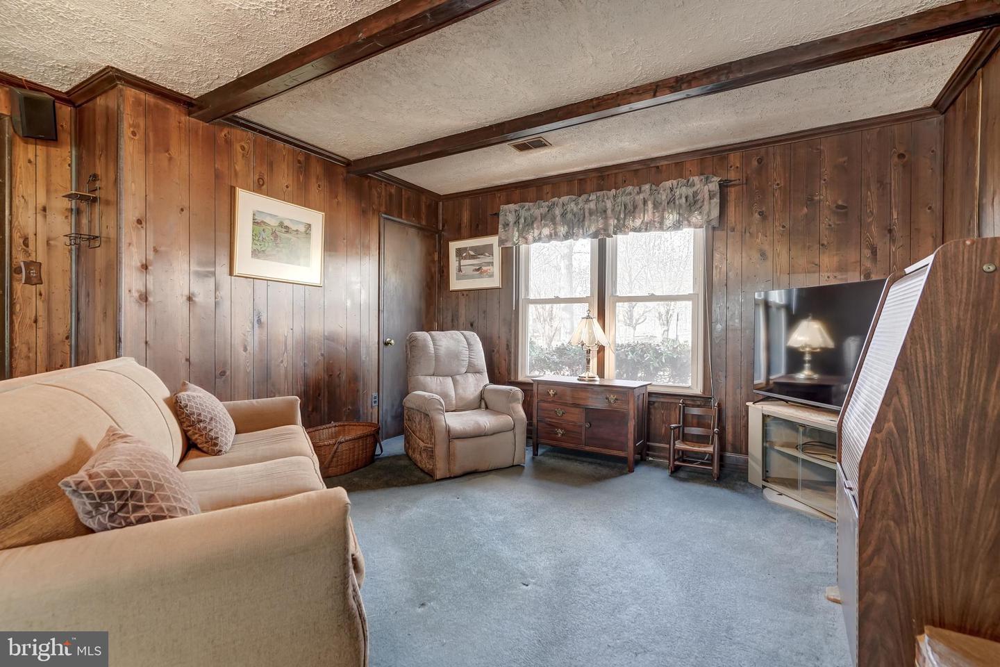 209 WALNUT WOODS DR, LOUISA, Virginia 23093, 4 Bedrooms Bedrooms, 12 Rooms Rooms,3 BathroomsBathrooms,Residential,For sale,209 WALNUT WOODS DR,VALA2008934 MLS # VALA2008934