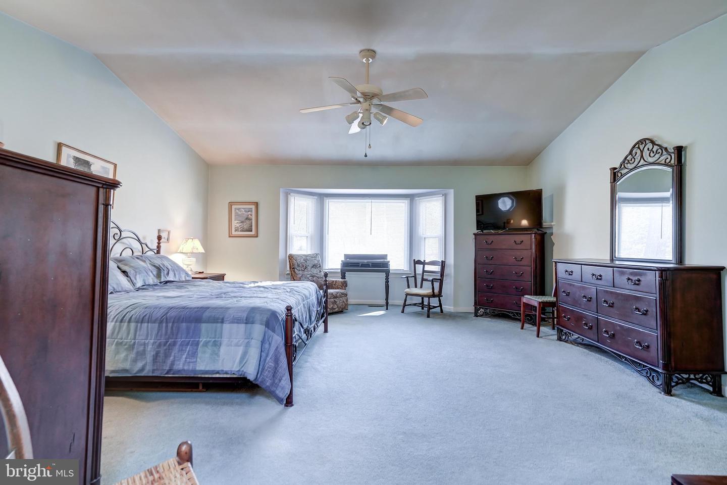 209 WALNUT WOODS DR, LOUISA, Virginia 23093, 4 Bedrooms Bedrooms, 12 Rooms Rooms,3 BathroomsBathrooms,Residential,For sale,209 WALNUT WOODS DR,VALA2008934 MLS # VALA2008934