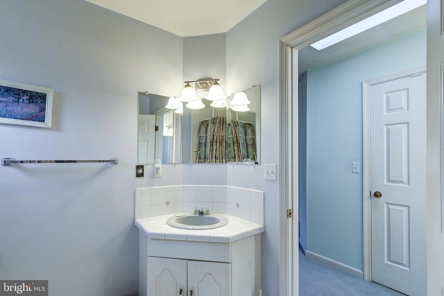 209 WALNUT WOODS DR, LOUISA, Virginia 23093, 4 Bedrooms Bedrooms, 12 Rooms Rooms,3 BathroomsBathrooms,Residential,For sale,209 WALNUT WOODS DR,VALA2008934 MLS # VALA2008934