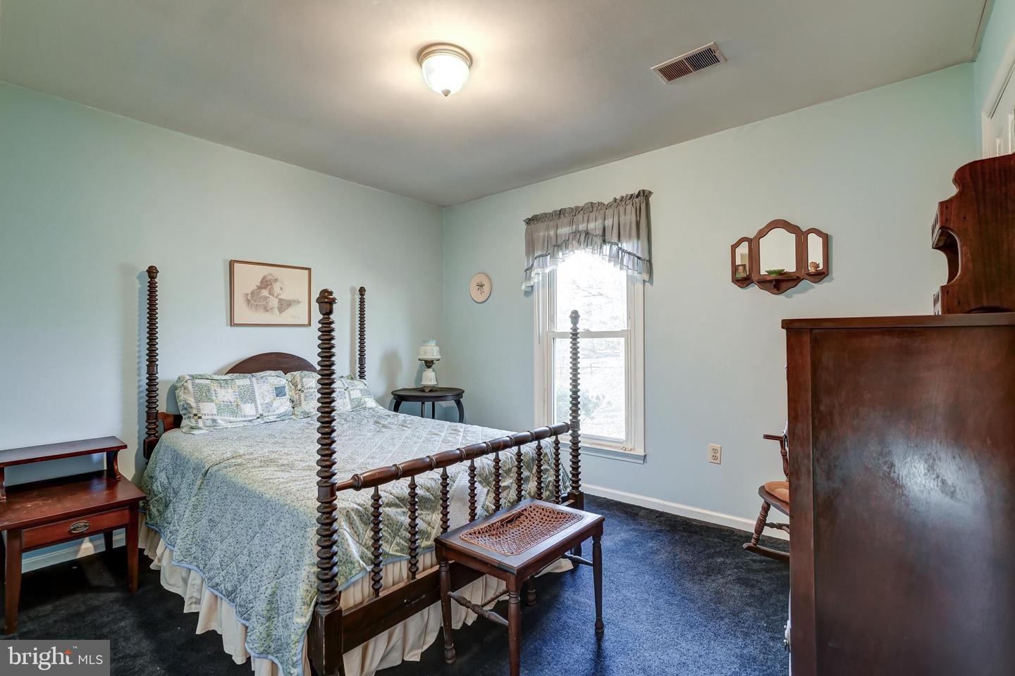 209 WALNUT WOODS DR, LOUISA, Virginia 23093, 4 Bedrooms Bedrooms, 12 Rooms Rooms,3 BathroomsBathrooms,Residential,For sale,209 WALNUT WOODS DR,VALA2008934 MLS # VALA2008934