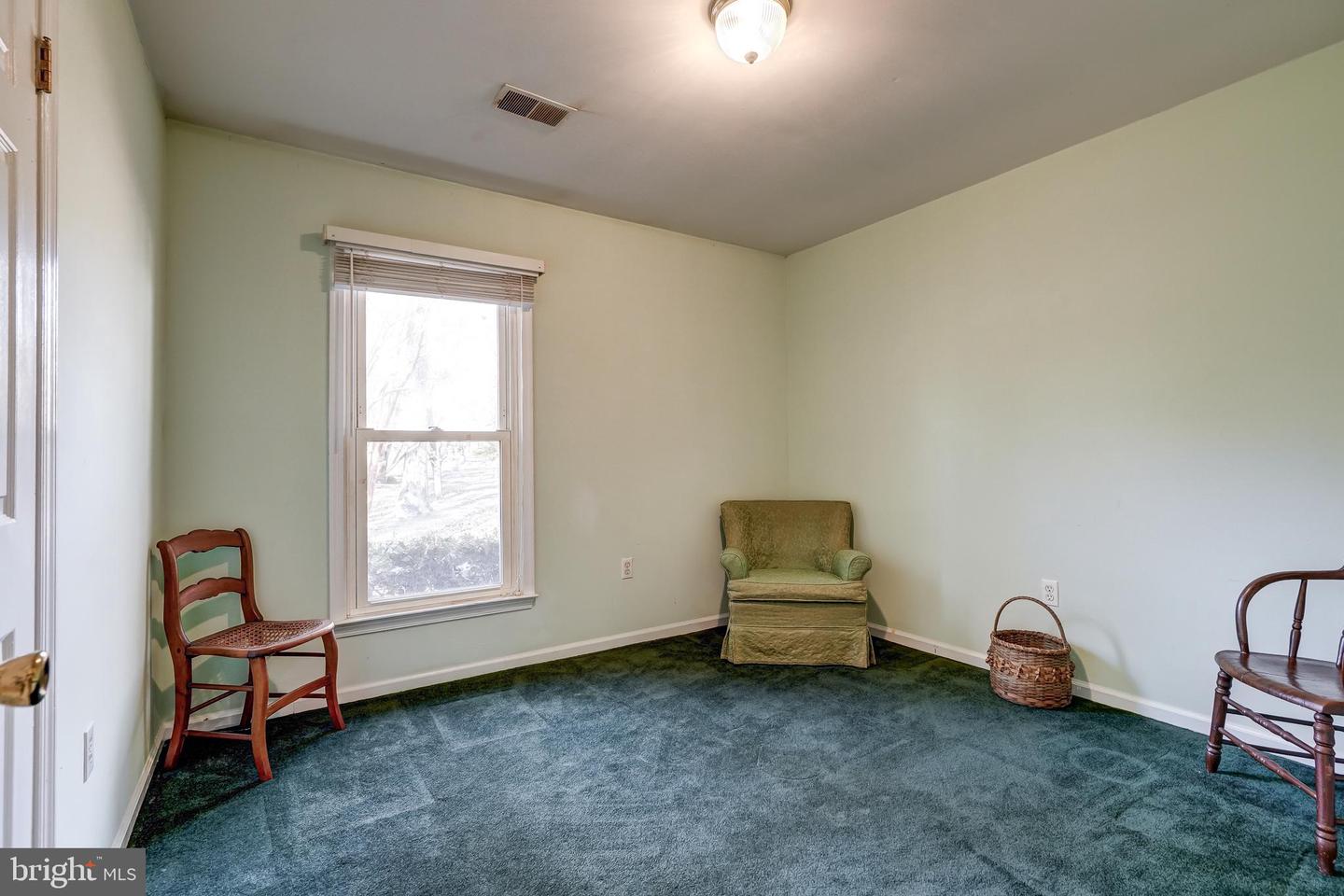 209 WALNUT WOODS DR, LOUISA, Virginia 23093, 4 Bedrooms Bedrooms, 12 Rooms Rooms,3 BathroomsBathrooms,Residential,For sale,209 WALNUT WOODS DR,VALA2008934 MLS # VALA2008934