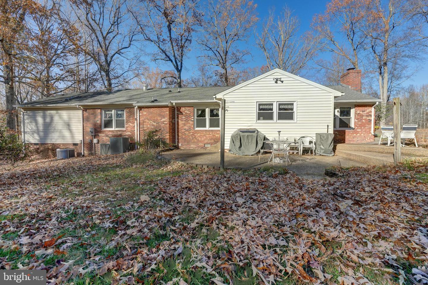 209 WALNUT WOODS DR, LOUISA, Virginia 23093, 4 Bedrooms Bedrooms, 12 Rooms Rooms,3 BathroomsBathrooms,Residential,For sale,209 WALNUT WOODS DR,VALA2008934 MLS # VALA2008934