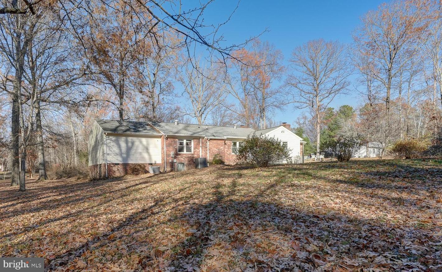 209 WALNUT WOODS DR, LOUISA, Virginia 23093, 4 Bedrooms Bedrooms, 12 Rooms Rooms,3 BathroomsBathrooms,Residential,For sale,209 WALNUT WOODS DR,VALA2008934 MLS # VALA2008934