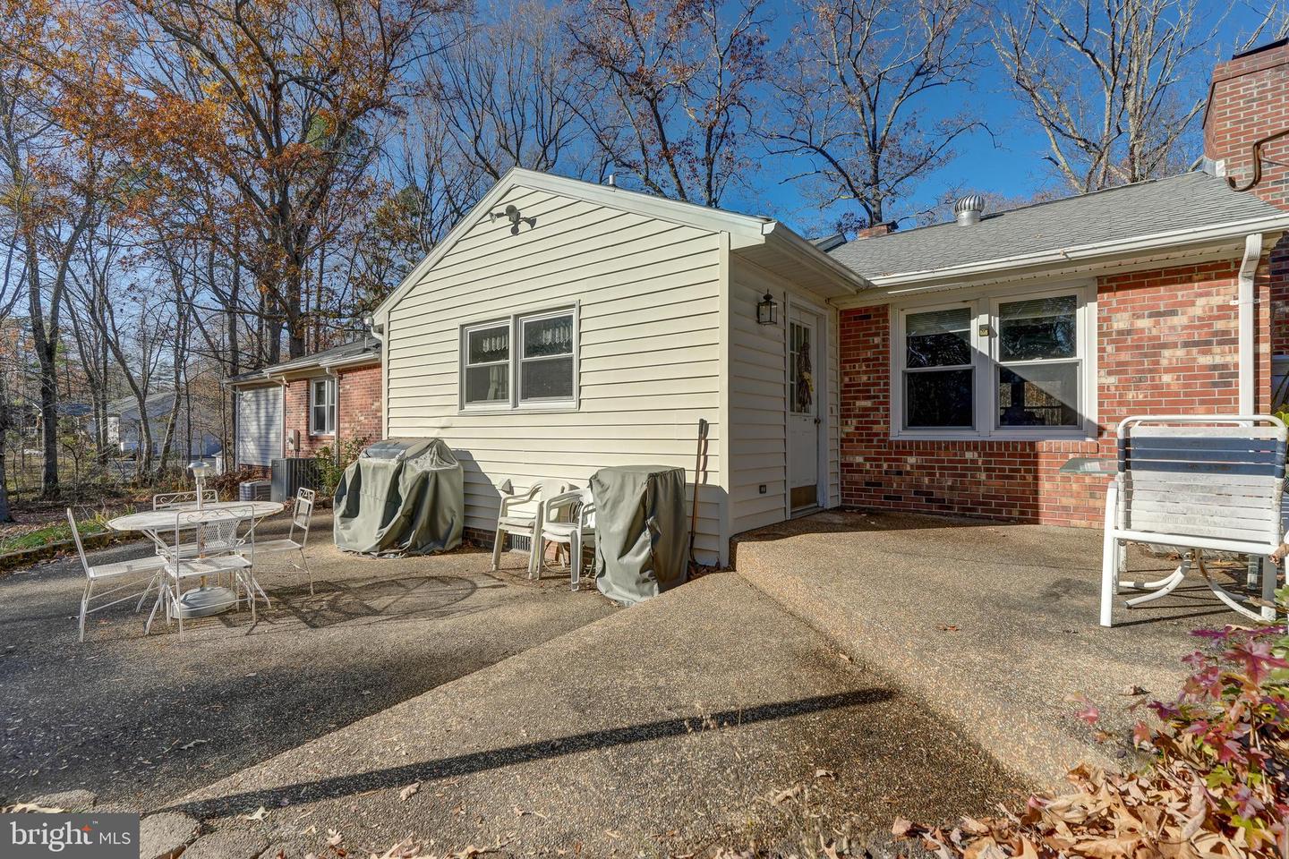 209 WALNUT WOODS DR, LOUISA, Virginia 23093, 4 Bedrooms Bedrooms, 12 Rooms Rooms,3 BathroomsBathrooms,Residential,For sale,209 WALNUT WOODS DR,VALA2008934 MLS # VALA2008934