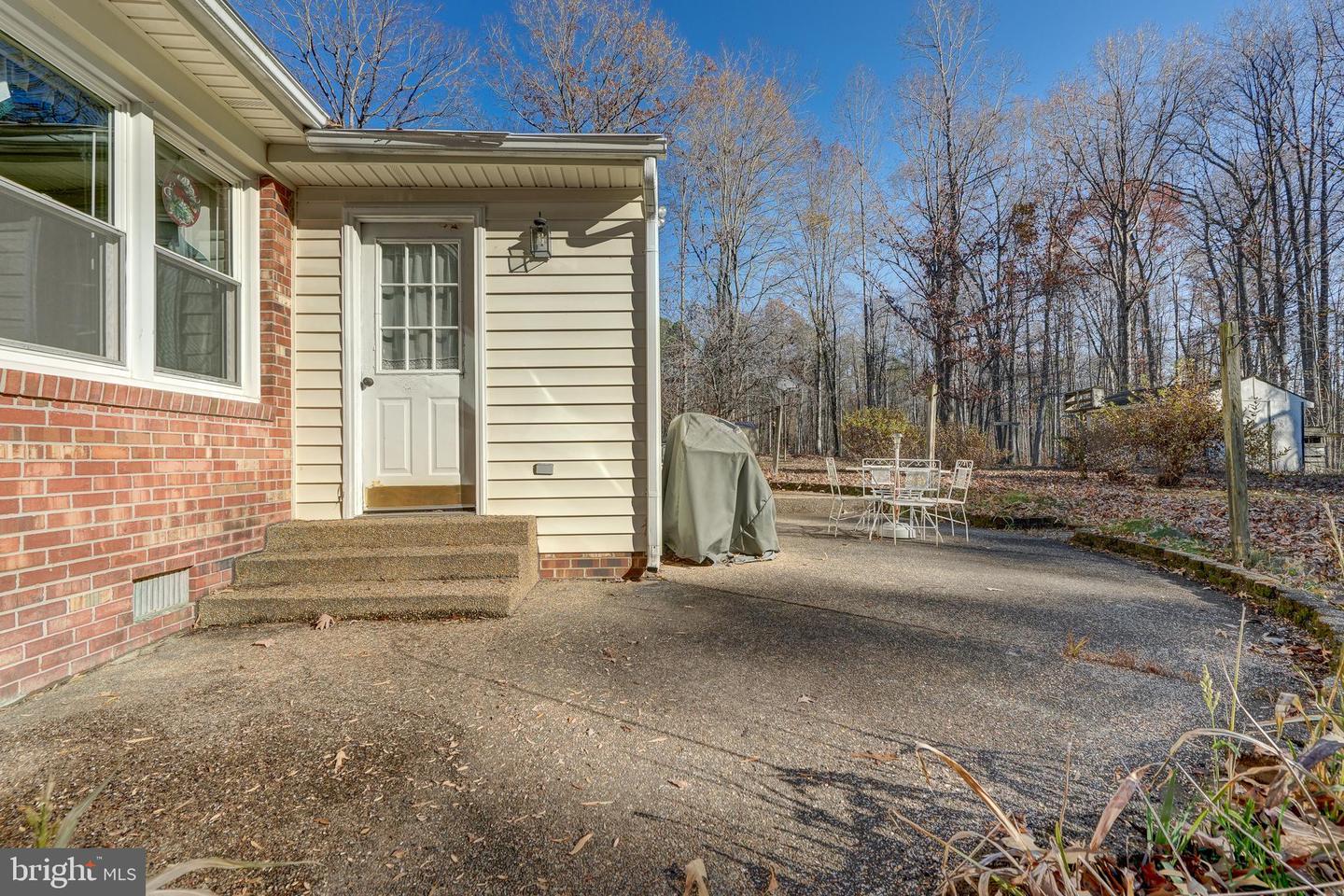 209 WALNUT WOODS DR, LOUISA, Virginia 23093, 4 Bedrooms Bedrooms, 12 Rooms Rooms,3 BathroomsBathrooms,Residential,For sale,209 WALNUT WOODS DR,VALA2008934 MLS # VALA2008934