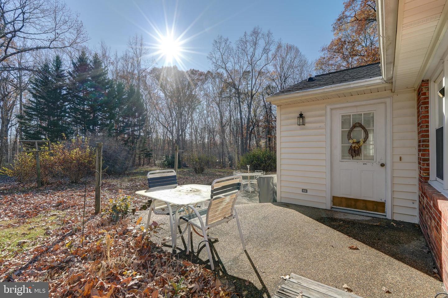 209 WALNUT WOODS DR, LOUISA, Virginia 23093, 4 Bedrooms Bedrooms, 12 Rooms Rooms,3 BathroomsBathrooms,Residential,For sale,209 WALNUT WOODS DR,VALA2008934 MLS # VALA2008934