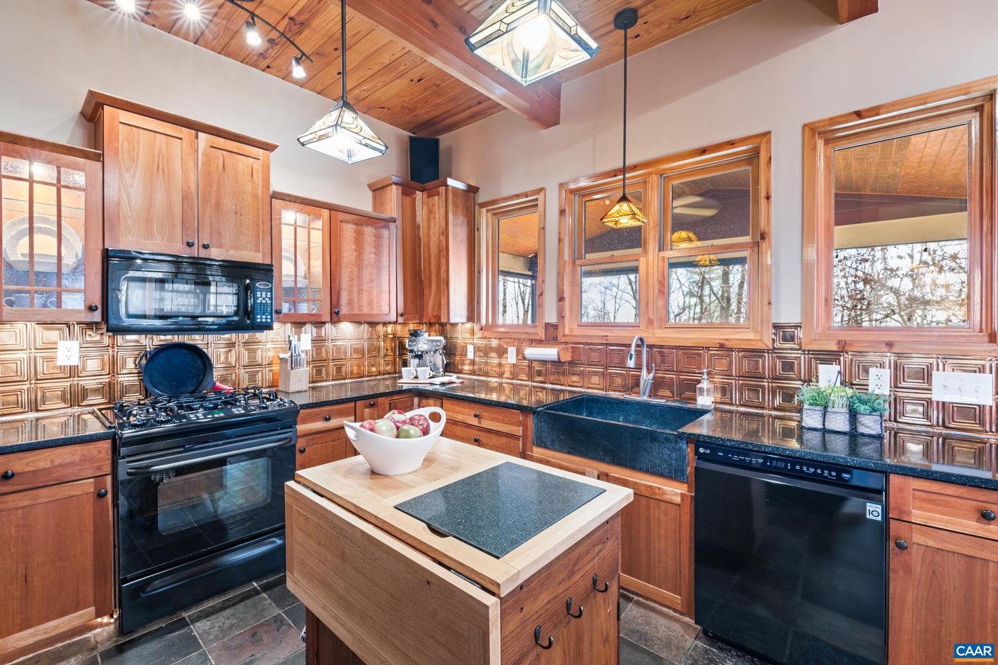 6696 HIGHLANDER WAY, CROZET, Virginia 22932, 3 Bedrooms Bedrooms, ,2 BathroomsBathrooms,Residential,For sale,6696 HIGHLANDER WAY,671329 MLS # 671329