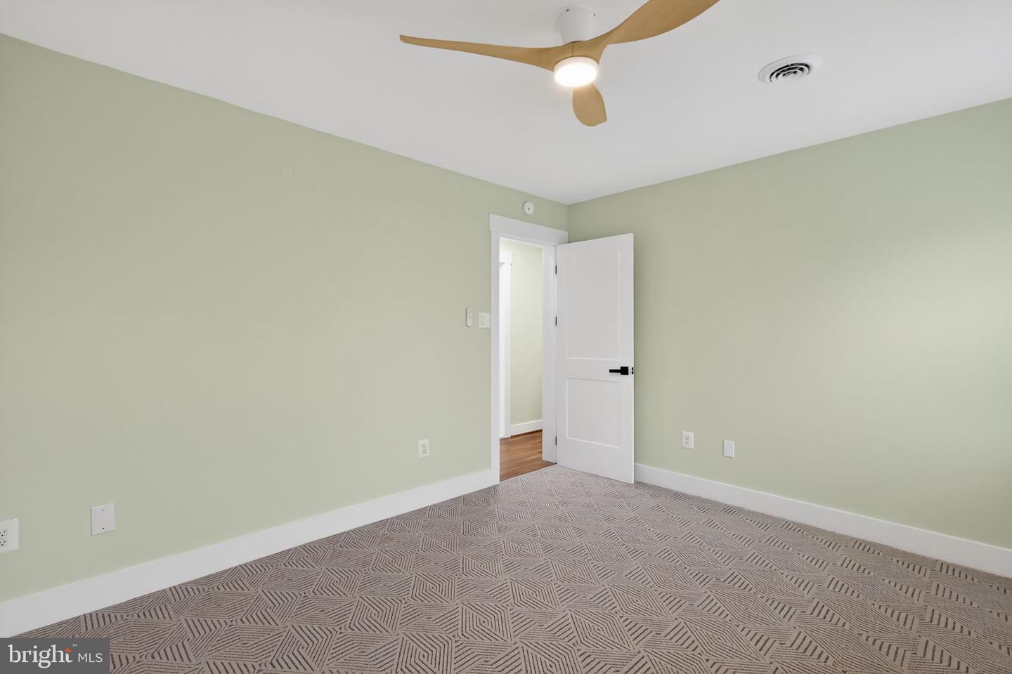 1943 S LOWELL ST, ARLINGTON, Virginia 22204, 2 Bedrooms Bedrooms, ,2 BathroomsBathrooms,Residential,For sale,1943 S LOWELL ST,VAAR2066308 MLS # VAAR2066308 1943 S LOWELL ST, ARLINGTON, Virginia 22204, 2 Bedrooms Bedrooms, ,2 BathroomsBathrooms,Residential,For sale,1943 S LOWELL ST,VAAR2066308 MLS # VAAR2066308