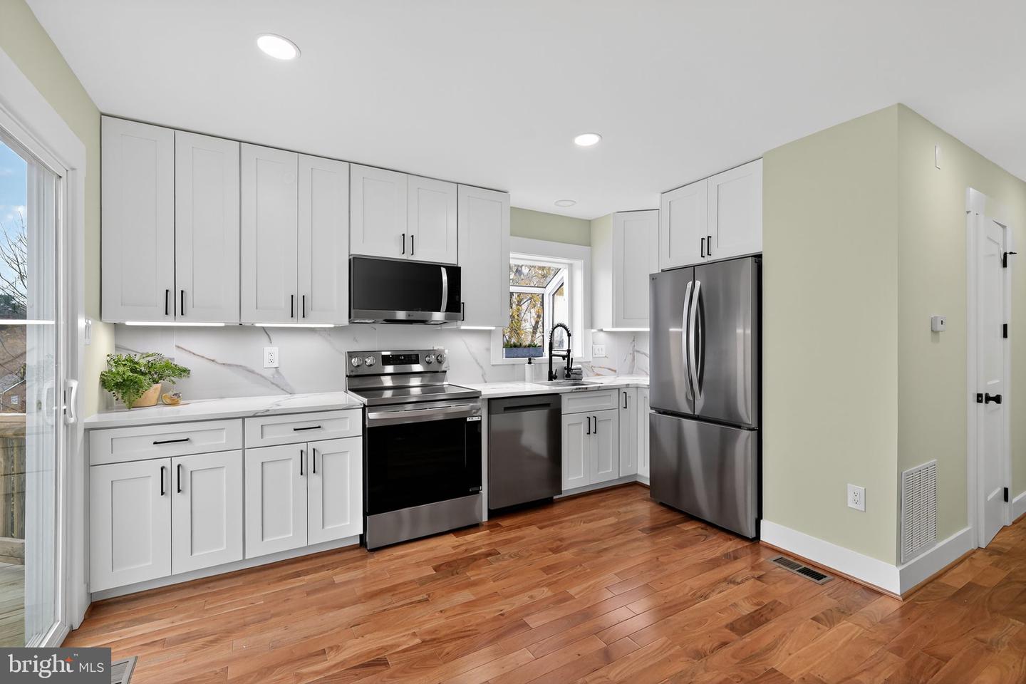 1943 S LOWELL ST, ARLINGTON, Virginia 22204, 2 Bedrooms Bedrooms, ,2 BathroomsBathrooms,Residential,For sale,1943 S LOWELL ST,VAAR2066308 MLS # VAAR2066308 1943 S LOWELL ST, ARLINGTON, Virginia 22204, 2 Bedrooms Bedrooms, ,2 BathroomsBathrooms,Residential,For sale,1943 S LOWELL ST,VAAR2066308 MLS # VAAR2066308