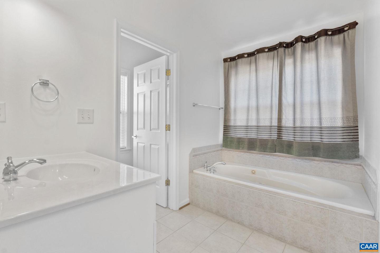 2053 RIDGETOP DR, CHARLOTTESVILLE, Virginia 22903, 4 Bedrooms Bedrooms, ,2 BathroomsBathrooms,Residential,For sale,2053 RIDGETOP DR,671330 MLS # 671330