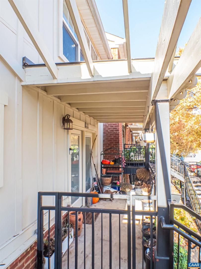 1615 ELMWOOD CT #202, CHARLOTTESVILLE, Virginia 22903, 3 Bedrooms Bedrooms, ,3 BathroomsBathrooms,Residential,For sale,1615 ELMWOOD CT #202,671334 MLS # 671334