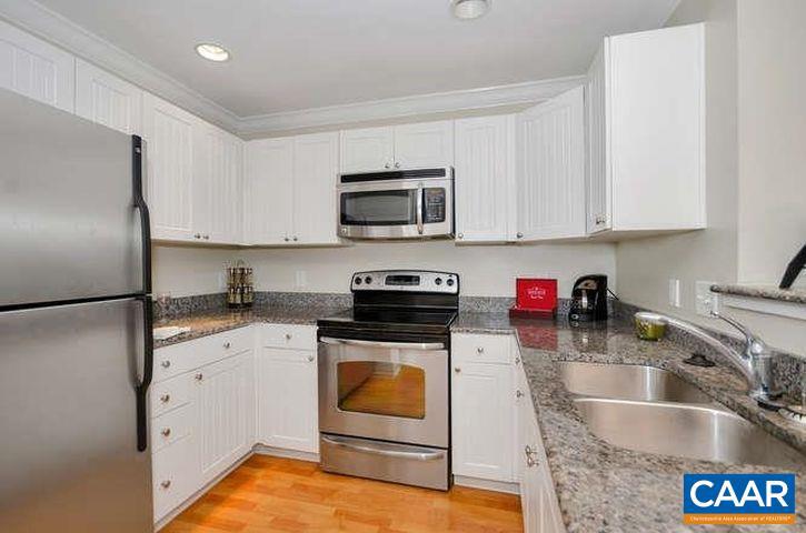 1615 ELMWOOD CT #202, CHARLOTTESVILLE, Virginia 22903, 3 Bedrooms Bedrooms, ,3 BathroomsBathrooms,Residential,For sale,1615 ELMWOOD CT #202,671334 MLS # 671334