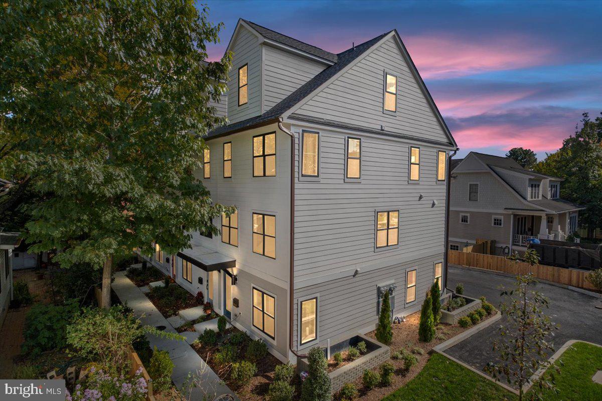 915 N IRVING ST, ARLINGTON, Virginia 22201, 4 Bedrooms Bedrooms, ,4 BathroomsBathrooms,Residential,For sale,915 N IRVING ST,VAAR2066320 MLS # VAAR2066320 915 N IRVING ST, ARLINGTON, Virginia 22201, 4 Bedrooms Bedrooms, ,4 BathroomsBathrooms,Residential,For sale,915 N IRVING ST,VAAR2066320 MLS # VAAR2066320