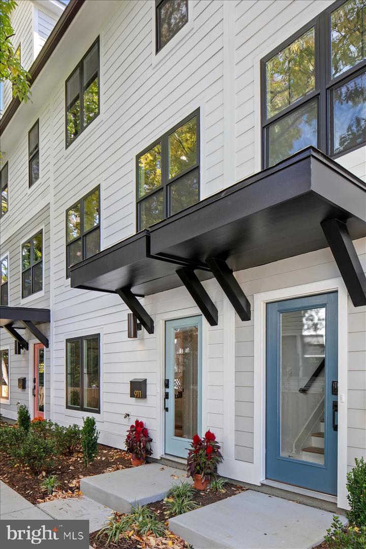 915 N IRVING ST, ARLINGTON, Virginia 22201, 4 Bedrooms Bedrooms, ,4 BathroomsBathrooms,Residential,For sale,915 N IRVING ST,VAAR2066320 MLS # VAAR2066320 915 N IRVING ST, ARLINGTON, Virginia 22201, 4 Bedrooms Bedrooms, ,4 BathroomsBathrooms,Residential,For sale,915 N IRVING ST,VAAR2066320 MLS # VAAR2066320