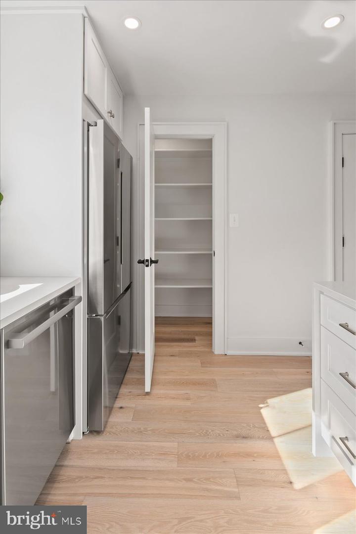 915 N IRVING ST, ARLINGTON, Virginia 22201, 4 Bedrooms Bedrooms, ,4 BathroomsBathrooms,Residential,For sale,915 N IRVING ST,VAAR2066320 MLS # VAAR2066320 915 N IRVING ST, ARLINGTON, Virginia 22201, 4 Bedrooms Bedrooms, ,4 BathroomsBathrooms,Residential,For sale,915 N IRVING ST,VAAR2066320 MLS # VAAR2066320