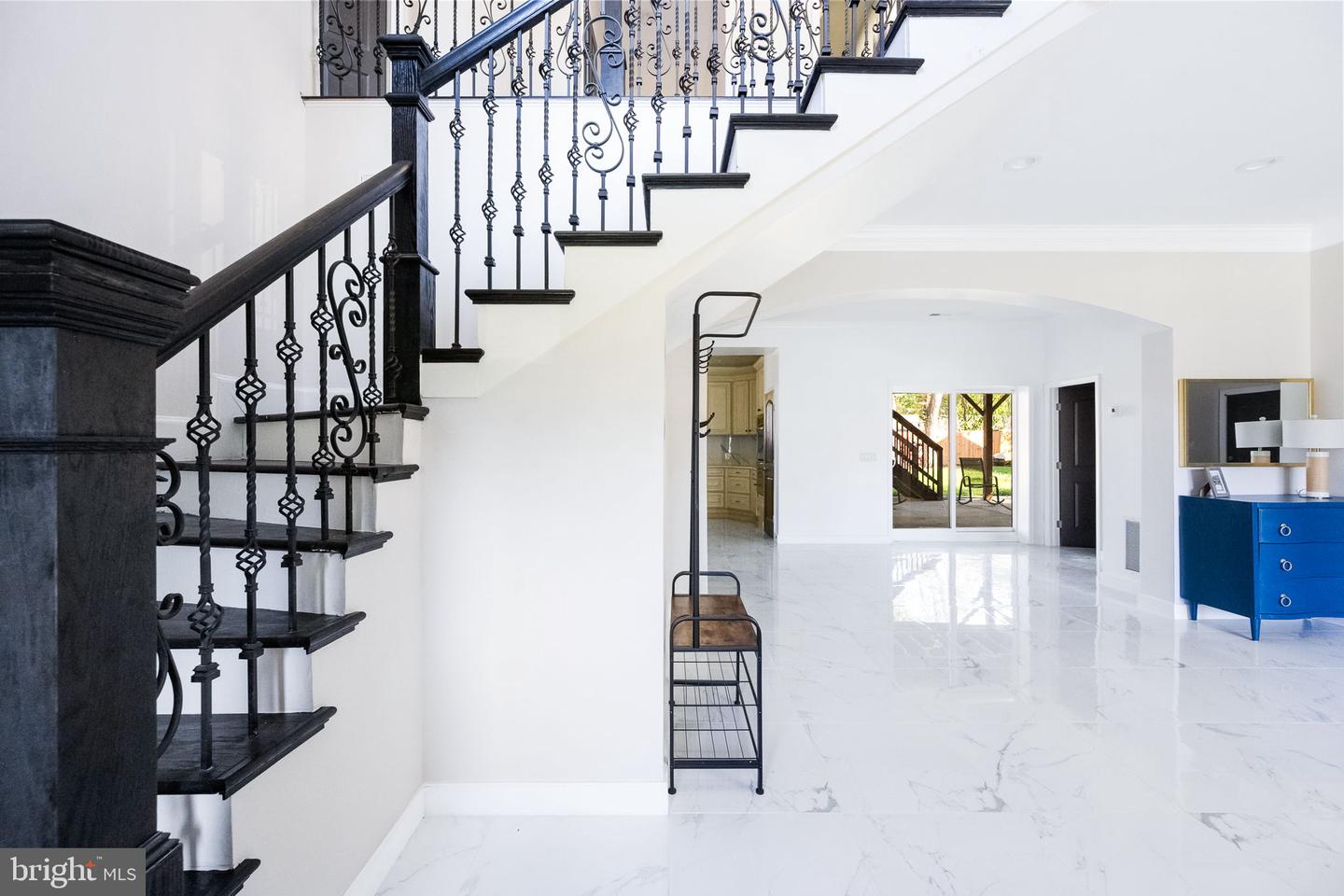 6709 S BENSON DR, ALEXANDRIA, Virginia 22306, 6 Bedrooms Bedrooms, 12 Rooms Rooms,5 BathroomsBathrooms,Residential,For sale,6709 S BENSON DR,VAFX2280084 MLS # VAFX2280084