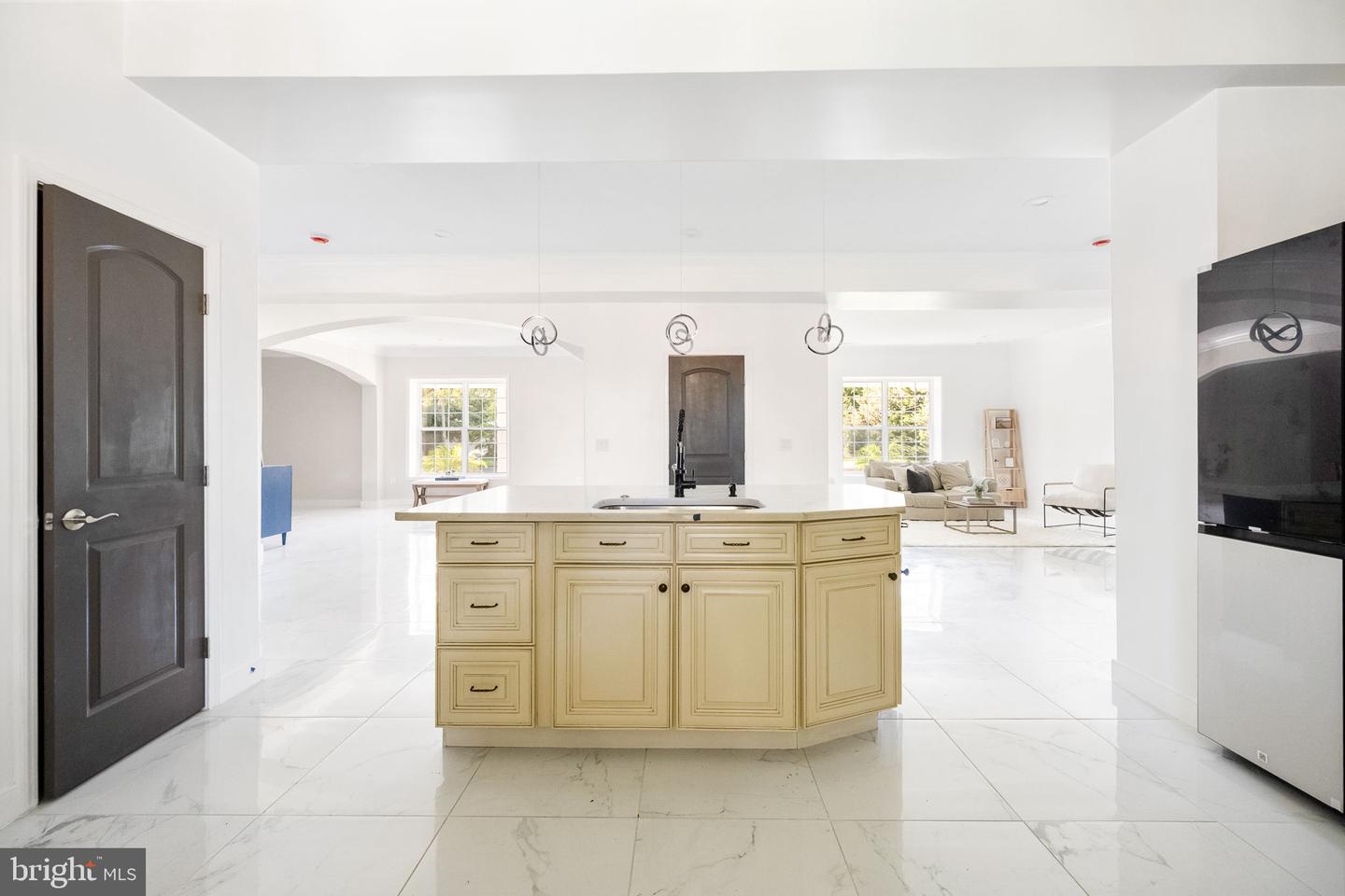 6709 S BENSON DR, ALEXANDRIA, Virginia 22306, 6 Bedrooms Bedrooms, 12 Rooms Rooms,5 BathroomsBathrooms,Residential,For sale,6709 S BENSON DR,VAFX2280084 MLS # VAFX2280084