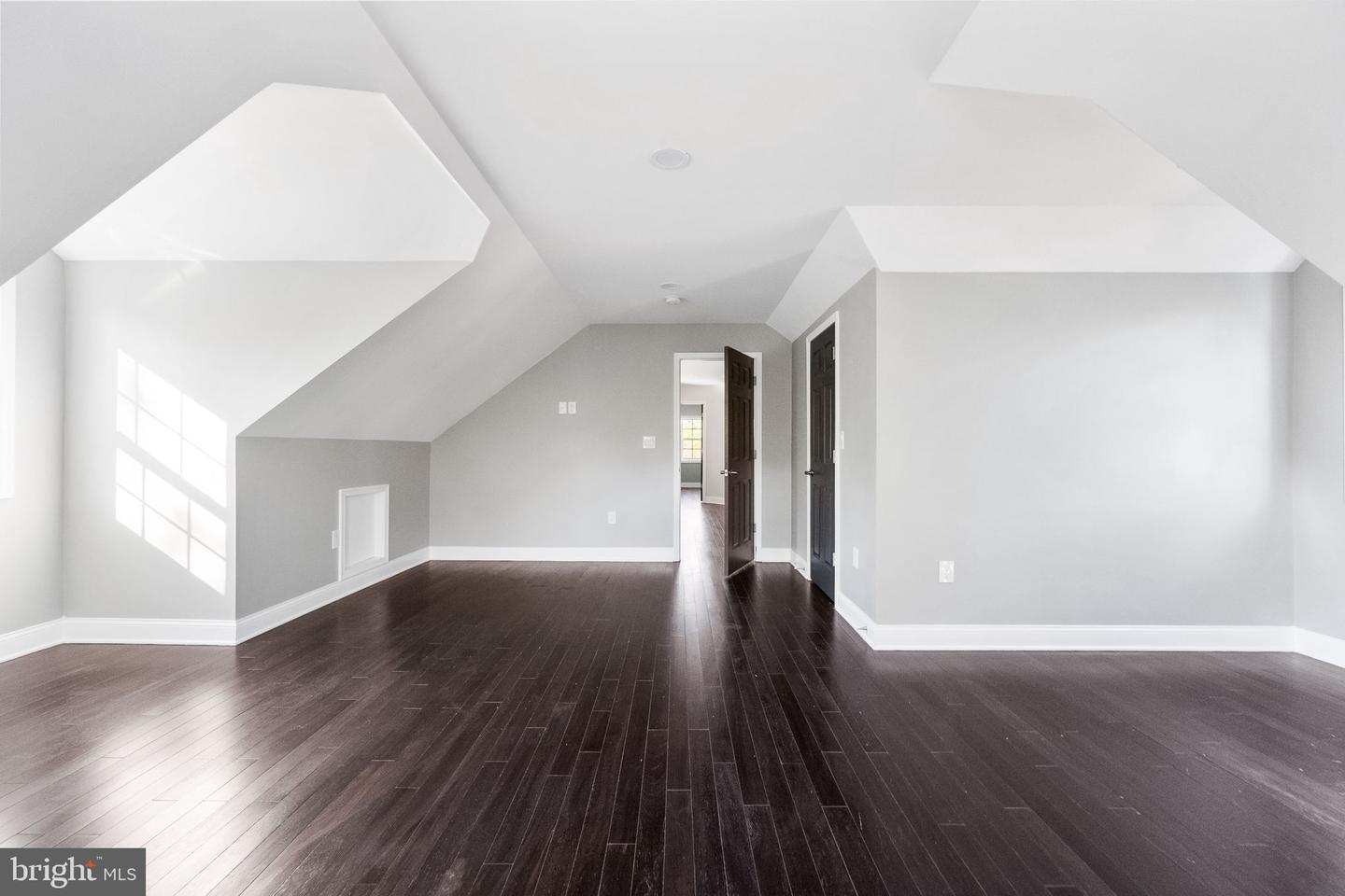 6709 S BENSON DR, ALEXANDRIA, Virginia 22306, 6 Bedrooms Bedrooms, 12 Rooms Rooms,5 BathroomsBathrooms,Residential,For sale,6709 S BENSON DR,VAFX2280084 MLS # VAFX2280084