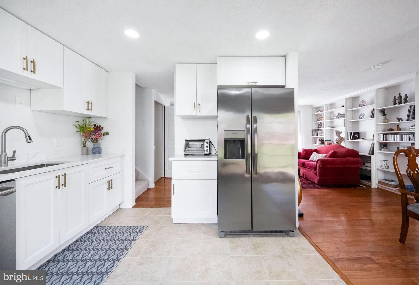 5703 OAK STAKE CT, BURKE, Virginia 22015, 3 Bedrooms Bedrooms, 5 Rooms Rooms,2 BathroomsBathrooms,Residential,For sale,5703 OAK STAKE CT,VAFX2280086 MLS # VAFX2280086