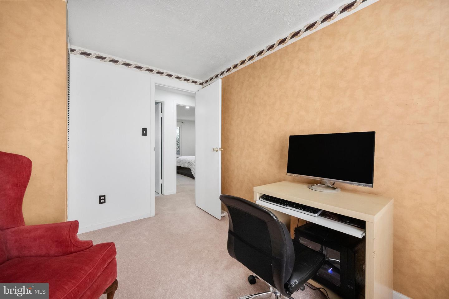 5703 OAK STAKE CT, BURKE, Virginia 22015, 3 Bedrooms Bedrooms, 5 Rooms Rooms,2 BathroomsBathrooms,Residential,For sale,5703 OAK STAKE CT,VAFX2280086 MLS # VAFX2280086