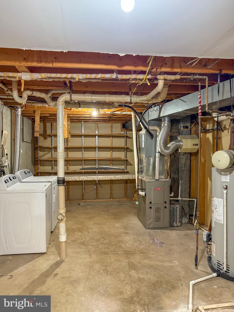 9212 LANDGREEN ST, MANASSAS, Virginia 20110, 4 Bedrooms Bedrooms, 6 Rooms Rooms,2 BathroomsBathrooms,Residential,For sale,9212 LANDGREEN ST,VAMN2009730 MLS # VAMN2009730