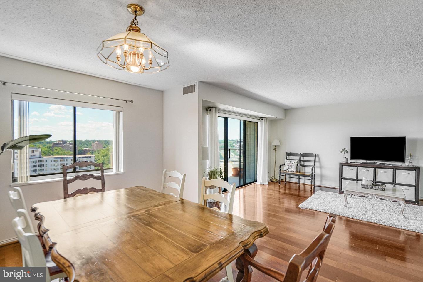 1600 N OAK ST #1521, ARLINGTON, Virginia 22209, 2 Bedrooms Bedrooms, ,2 BathroomsBathrooms,Residential,For sale,1600 N OAK ST #1521,VAAR2066338 MLS # VAAR2066338